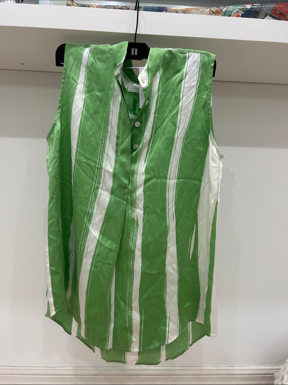 Sleeveless Green & White Stripe Men’s Shirt size S, 💯 silk
